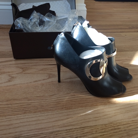 SOLD! Gucci Malaga Kid Open Toe Ankle Booties - Picture 6 of 8